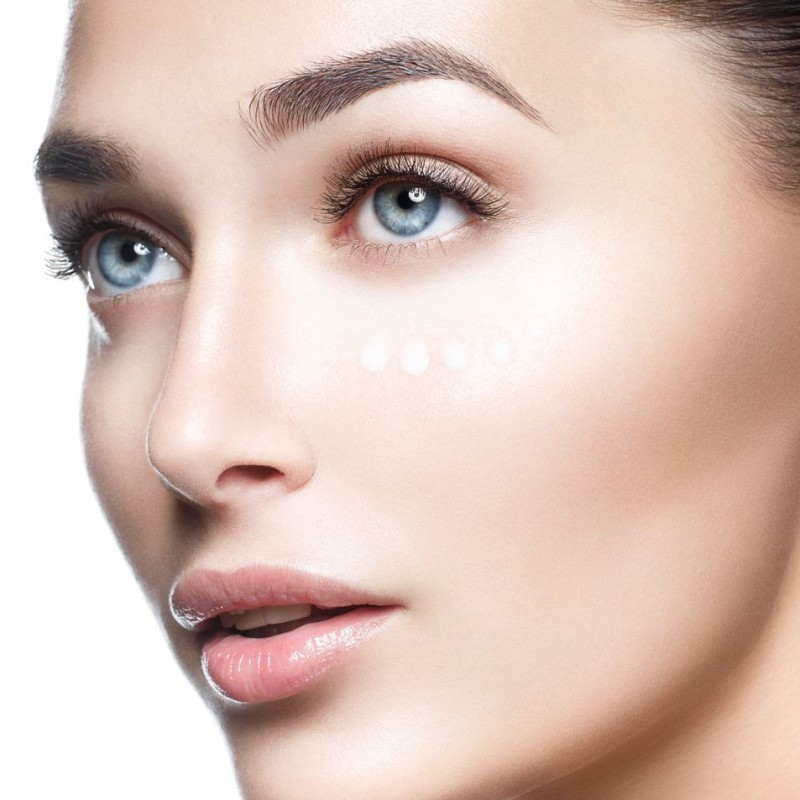 Kem dinh dưỡng tác động trẻ hóa và trắng sáng làn da Swissline cell shock youth inducing cream